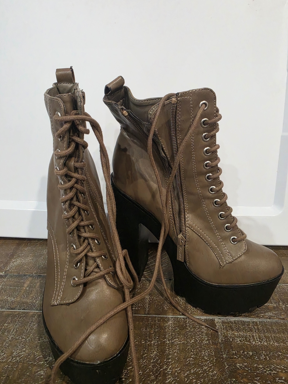 Breckelles Taupe Lace-Up Platform Ankle Boots